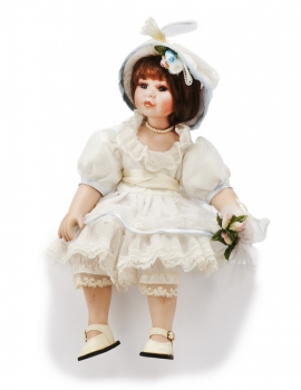 Puppe sitzend mit Porzellankopf 42cm