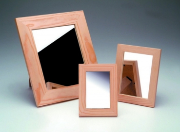 Spiegel mit Holzrahmen 29 x 34,5cm / R 2,5 cm